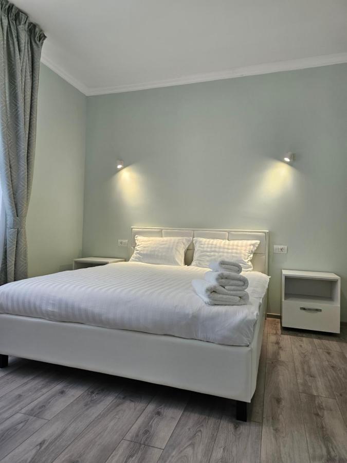 Bed and Breakfast Colt De Rai Hîrtoape Esterno foto