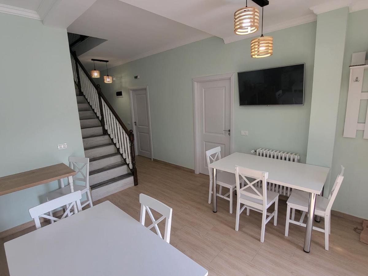Bed and Breakfast Colt De Rai Hîrtoape Esterno foto