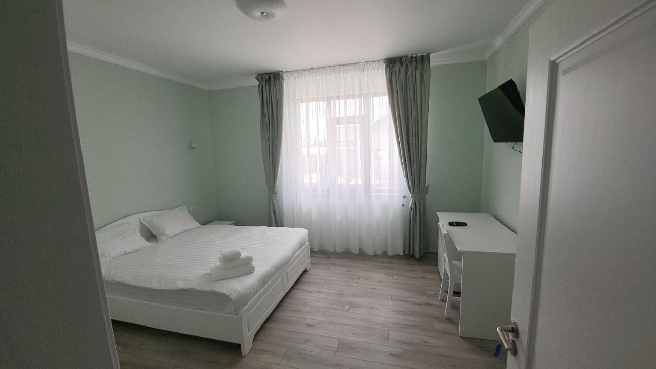 Bed and Breakfast Colt De Rai Hîrtoape Esterno foto