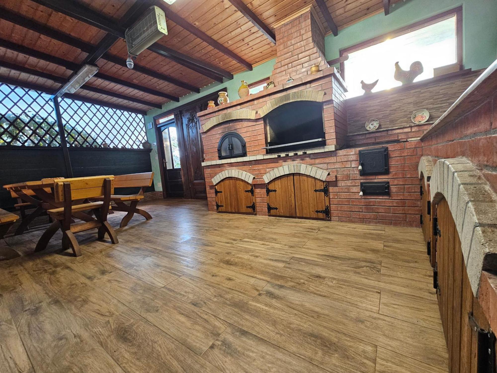 Bed and Breakfast Colt De Rai Hîrtoape Esterno foto