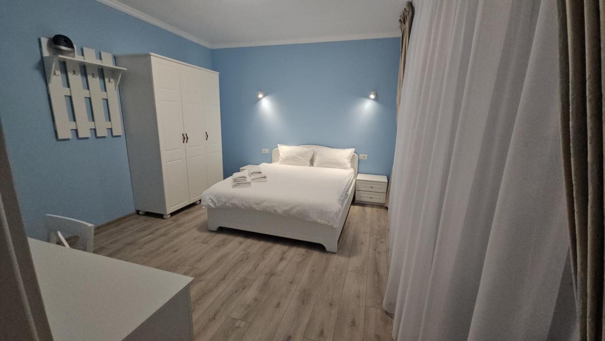 Bed and Breakfast Colt De Rai Hîrtoape Esterno foto
