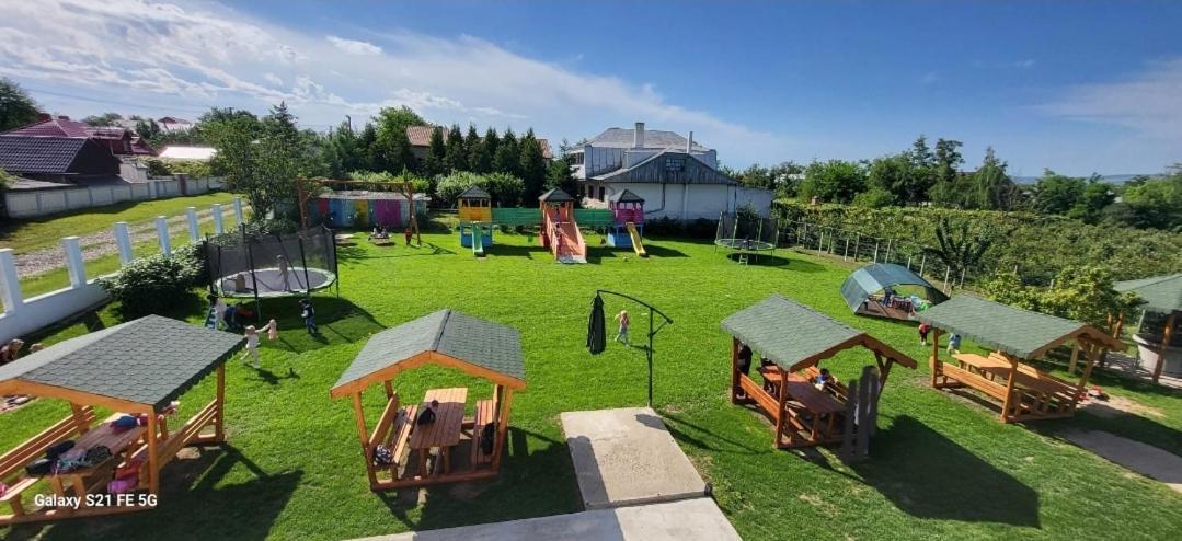 Bed and Breakfast Colt De Rai Hîrtoape Esterno foto